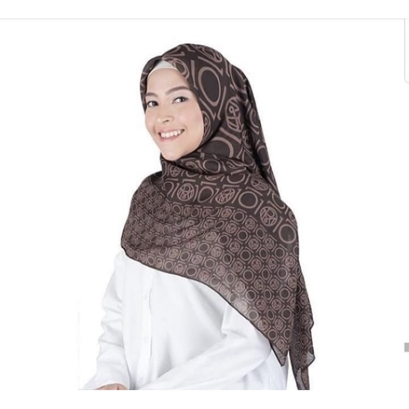 prelove ria miranda dekade scarf monogram