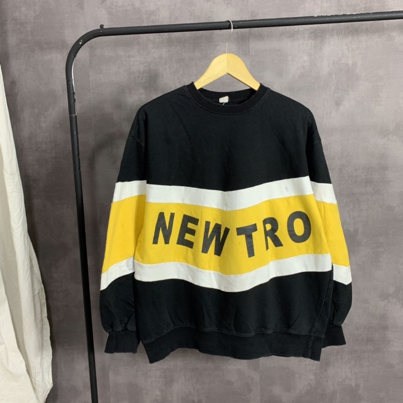 Newtro Crewneck