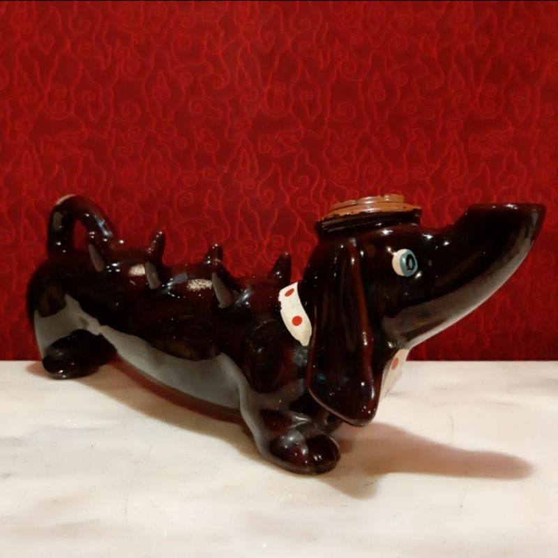 Patung Keramik Vintage Anjing Dachshund