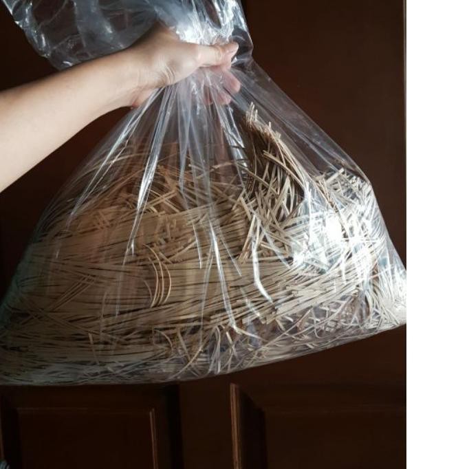 

➨ potongan kertas 1kg shredded paper untuk hampers parcel barang mengurangi bubble wrap ♙