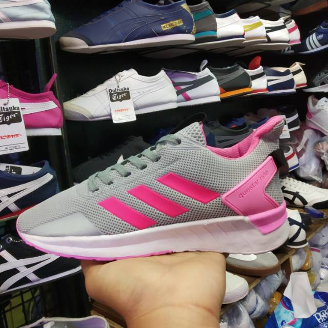 Adidas Questar