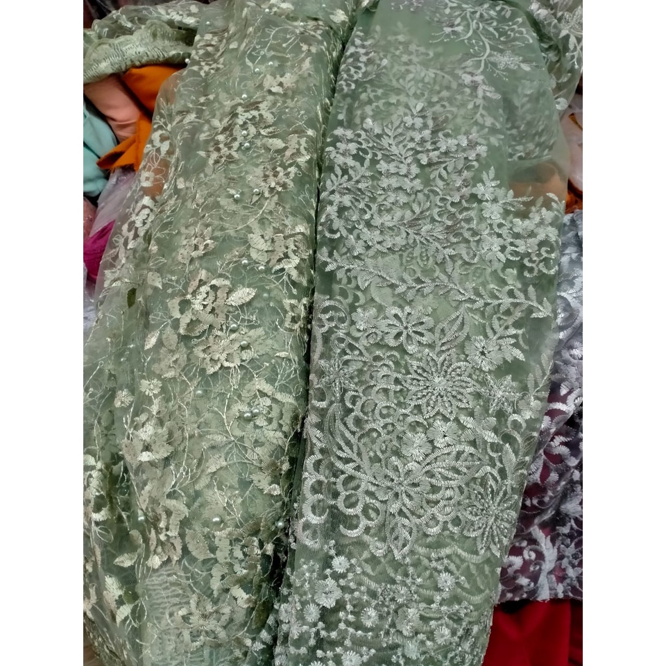 Kain Brokat Tile Hijau Sage Green Bahan Kebaya Motif Akar Bunga Floral / Motif Sapto Perancis Meteran