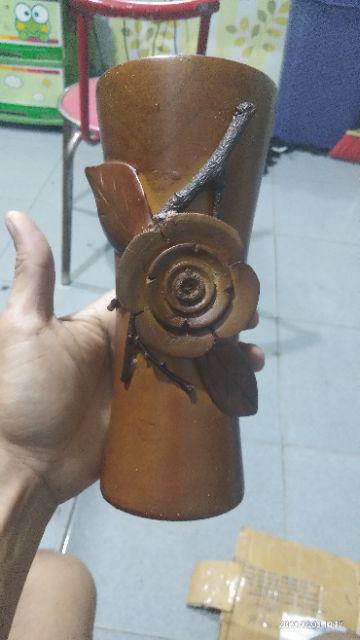 Vas Bunga Kayu Jati Ukir Tempel Bunga. Dimensi 8 X 20 Cm.l