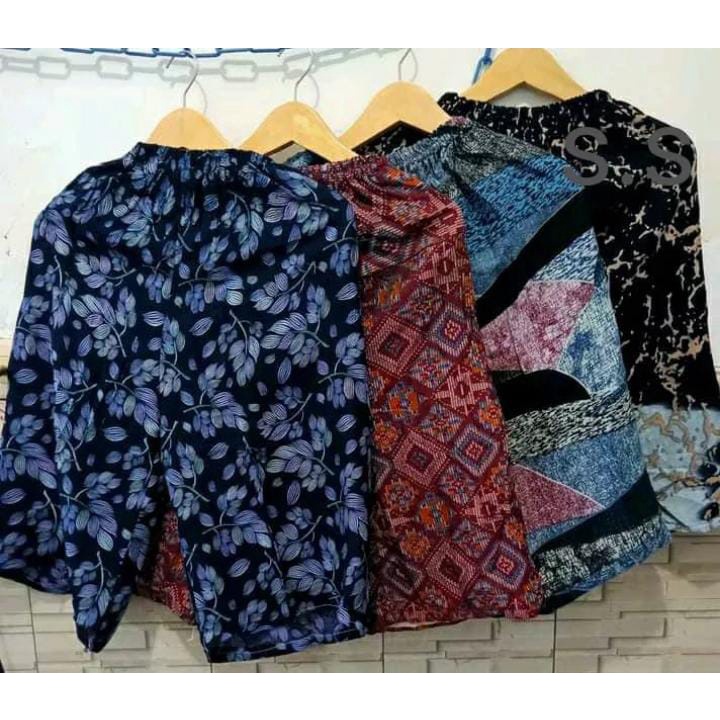 CELANA KOLOR WANITA DEWASA MOTIF BUNGA/CELANA PENDEK WANITA REMAJA MOTIF BUNGA RANDOM