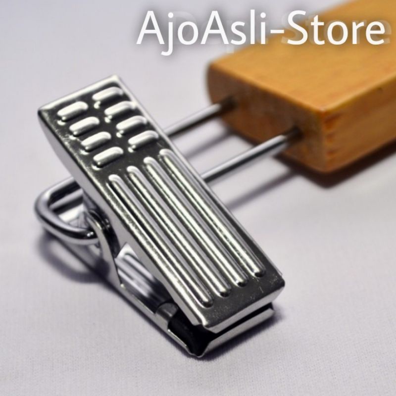 Hanger Kayu Jepit Natural Besi