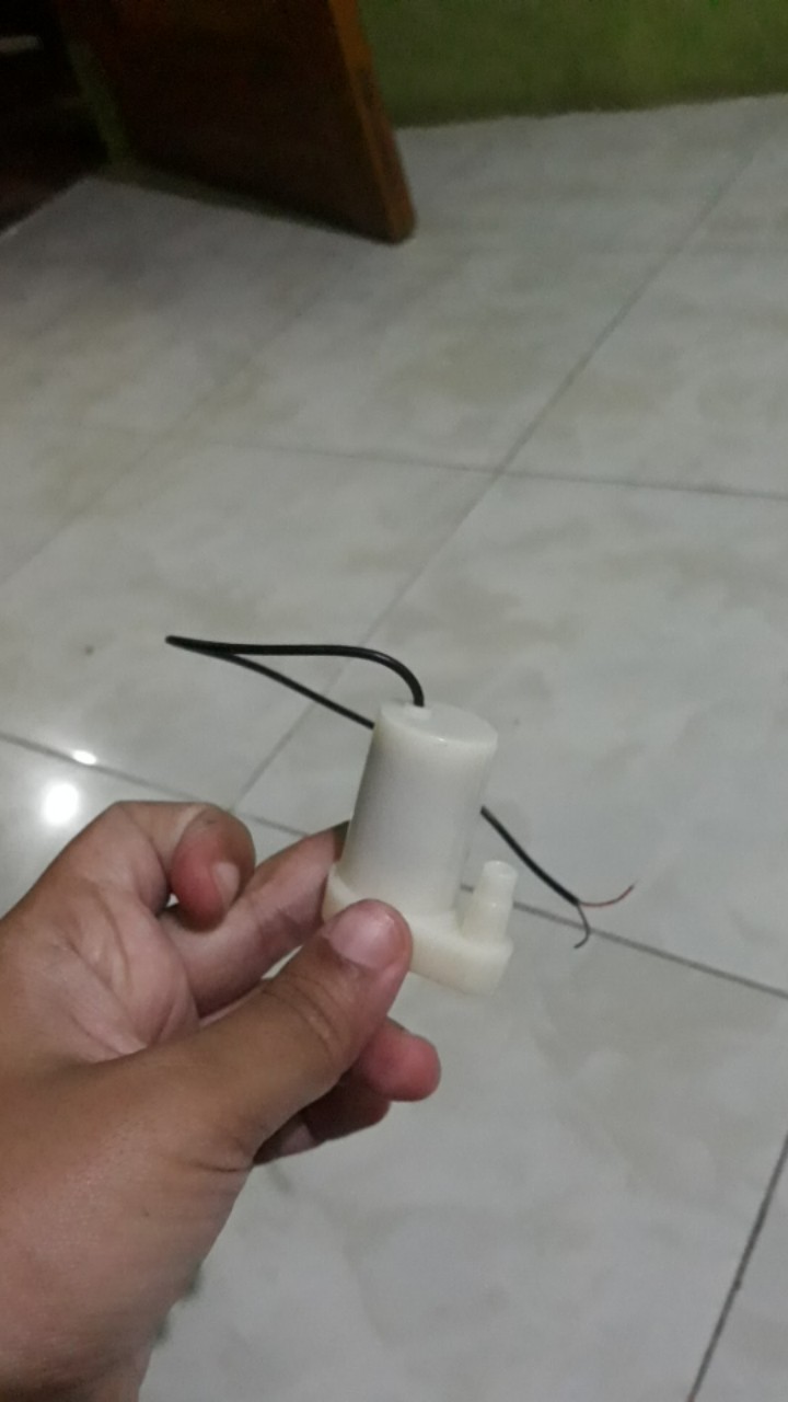 Pompa Air Mancur Mini Dc 3v / 4.5v 100l / H Low Noise Untuk Akuarium Ikan