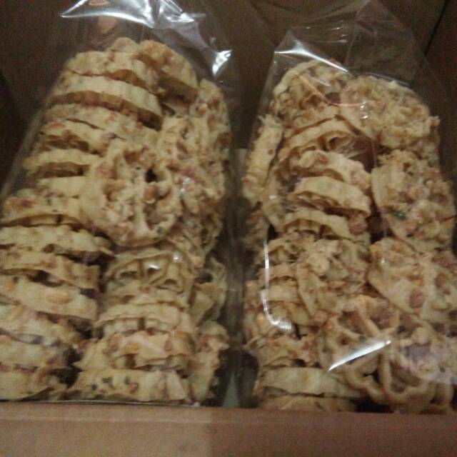 

Peyek Kembang Goyang