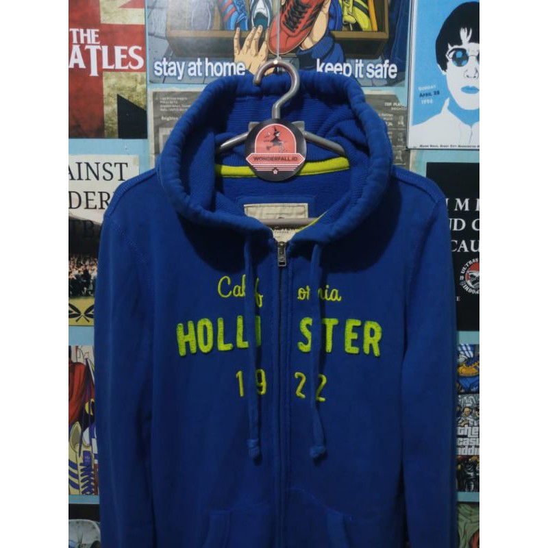 zh hollister & Zh Whoau