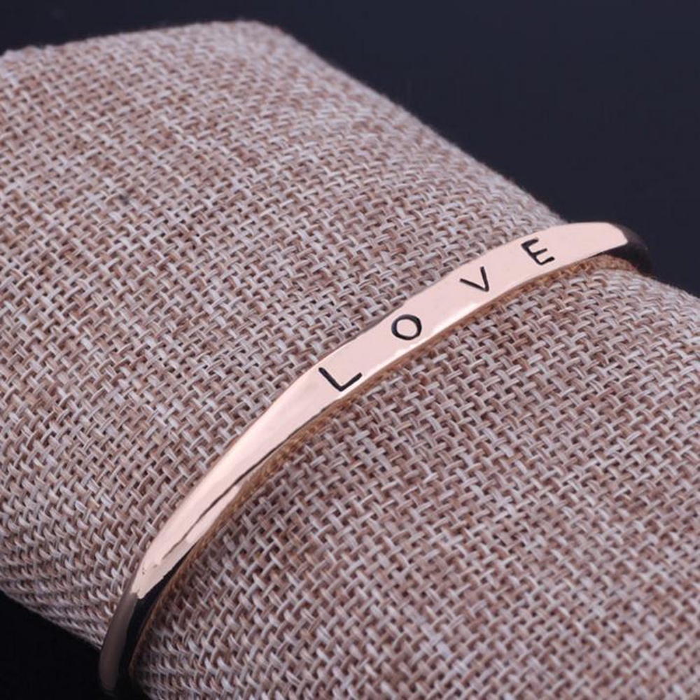 Gelang bangle Open retro Adjustable Desain Tulisan Love Untuk Wanita