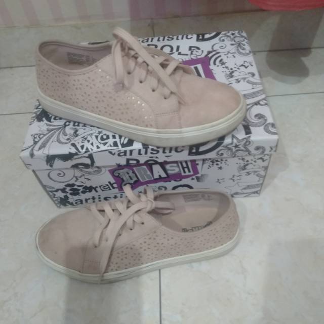 Preloved sepatu brash pink
