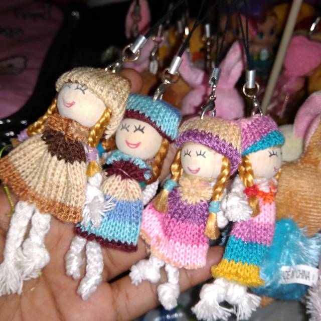Gantungan kunci boneka kecil lucu