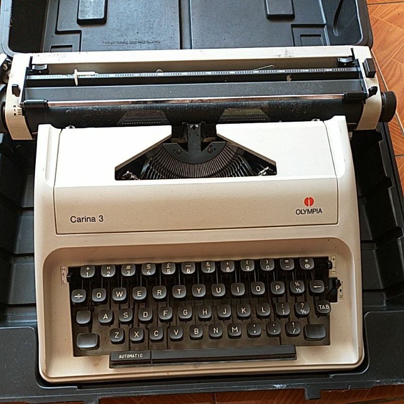 

Mesin Tik Olympiade Carina 3 (second)