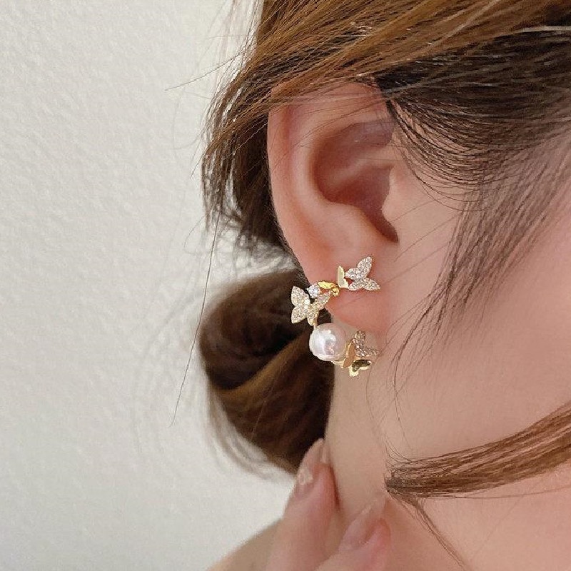 Anting Stud Desain Kupu-Kupu Aksen Mutiara Berlian Gaya Korea Untuk Wanita