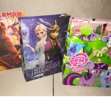 

9.9 Promo >> SEKARANG 1 PAK isi 10 LEMBAR ! Tas kertas ulang tahun / souvenir kantong paper bag goodie bag little pony cars spiderman MOTIF LUCU