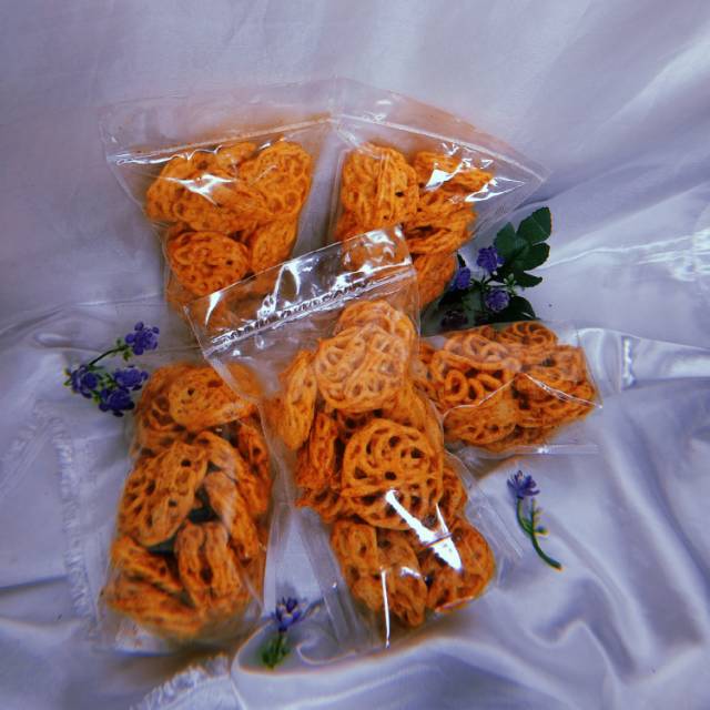 

Kerupuk Mie Pedas