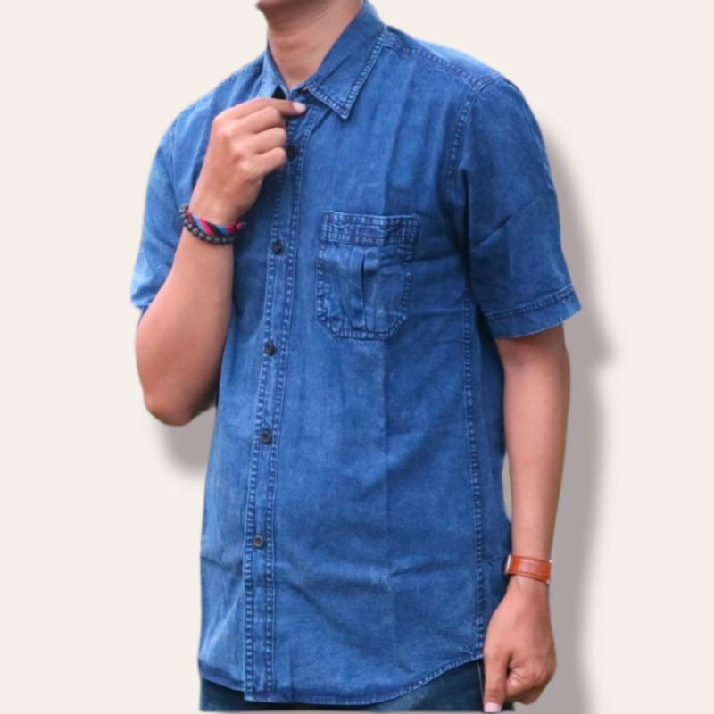 KEMEJA PRIA LENGAN PENDEK BAHAN SOFT DENIM JEANS