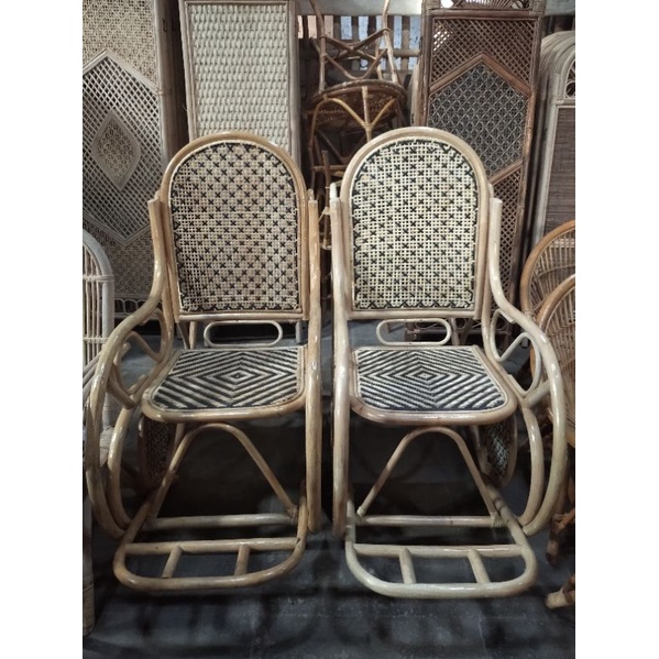 Kursi Goyang Dewasa kursi anyam  Rotan asli / kursi santai /kursi malas kursi serbaguna rotan asli