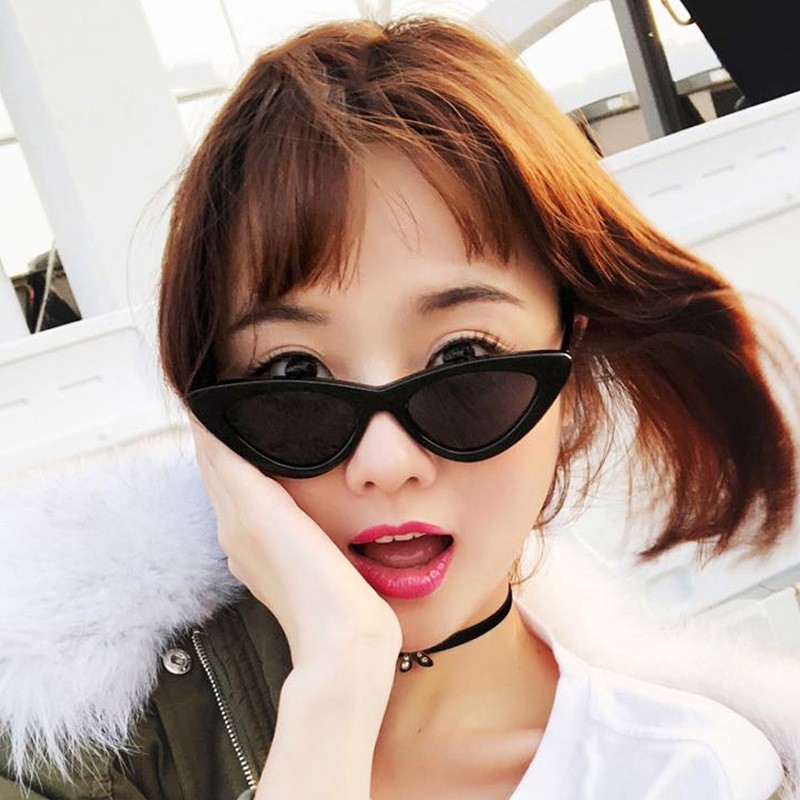 Style Triangle Vintage Kacamata Hitam Korean Segitiga Wanita/Pria  Cat Eye