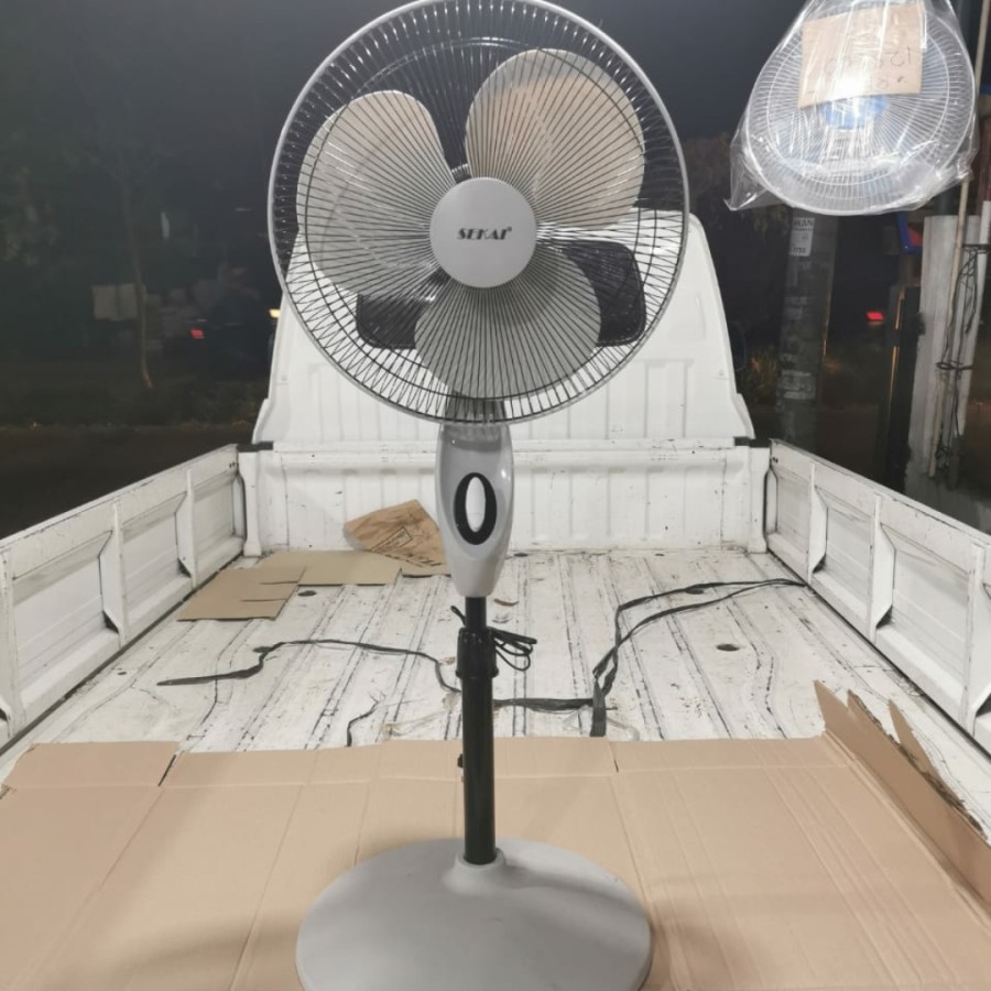 Kipas Angin Berdiri /Stand Fan 16&quot; inc Merek SEKAI