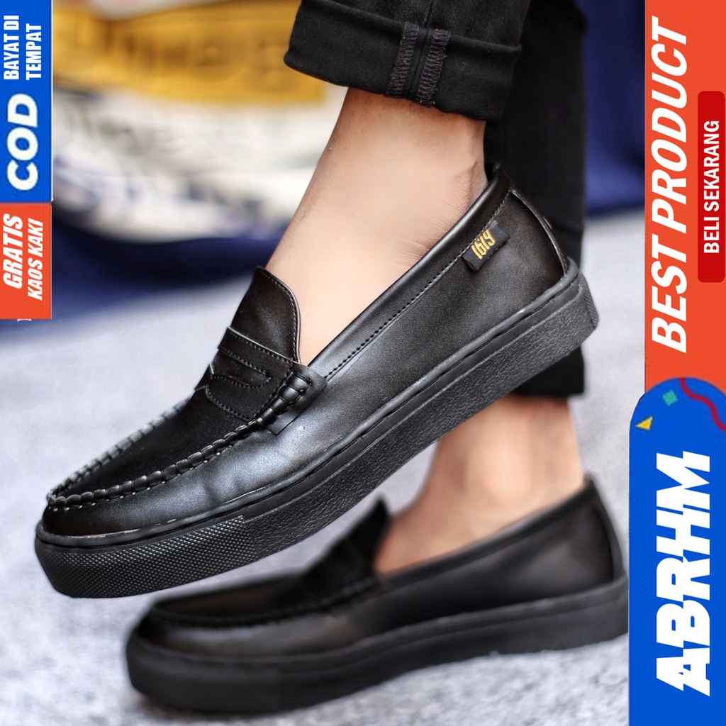 Sepatu Casual Pria Kasual Formal Slip On Kulit Pu Kerja Kondangan Hitam ABRHM TRAVIS