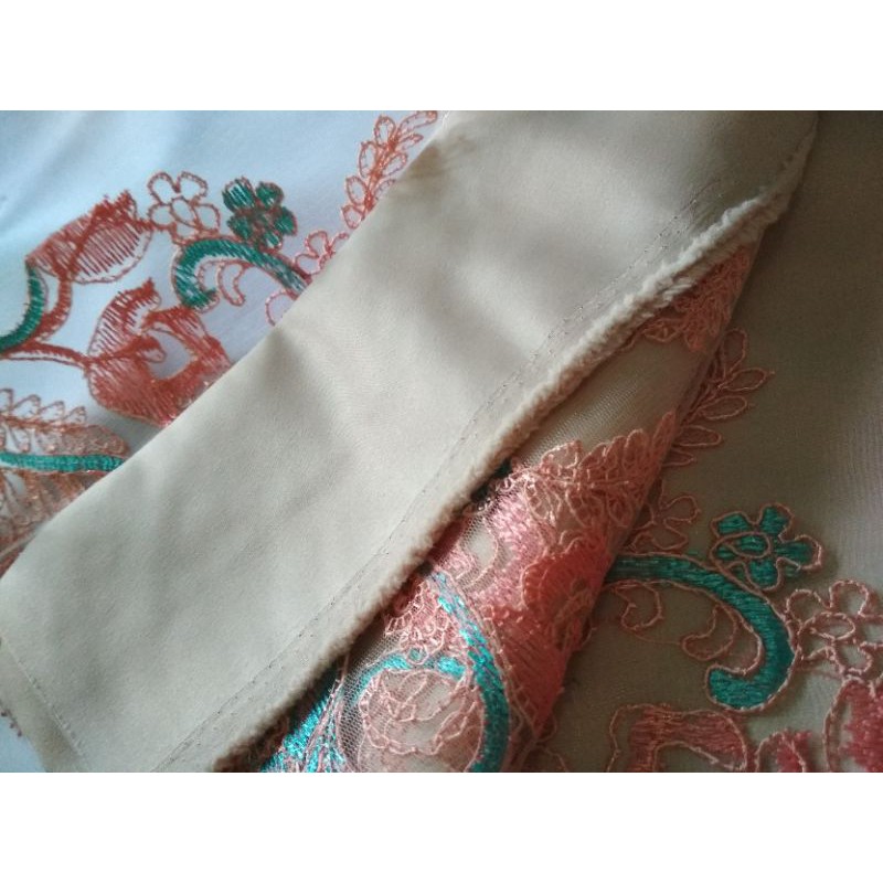 Set Kain Kebaya Lengkap