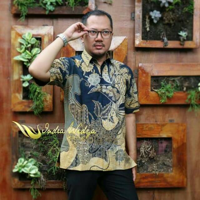 Batik cowok exclusive sablon malam lengan pendek