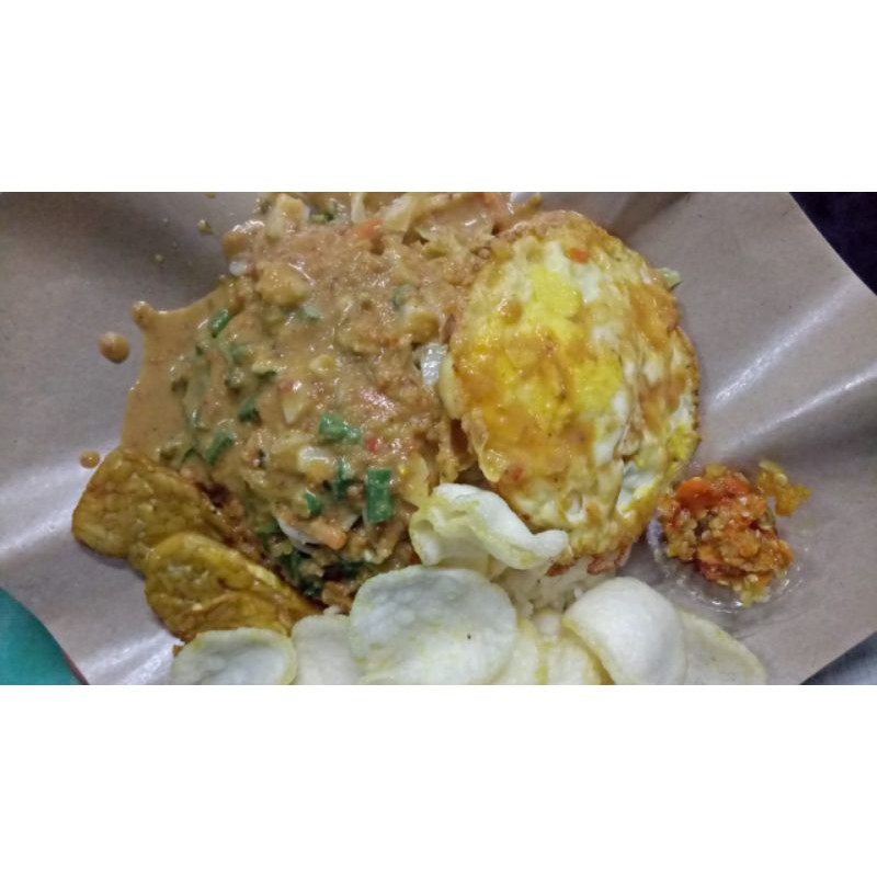 

Nasi Pecel Telur (by Depot Ayam Geprek Omjins)