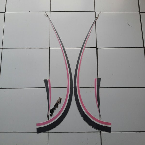 stiker honda scoopy 2012 putih-pink