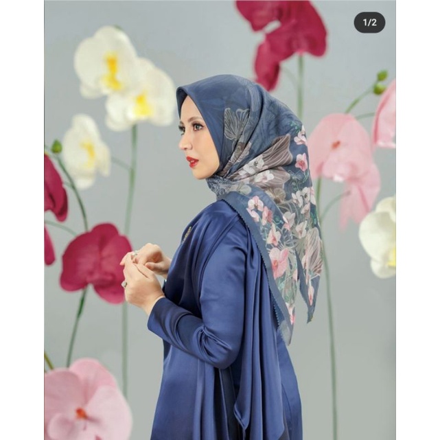 Buttonscarves Orchide Extended Series in Navy