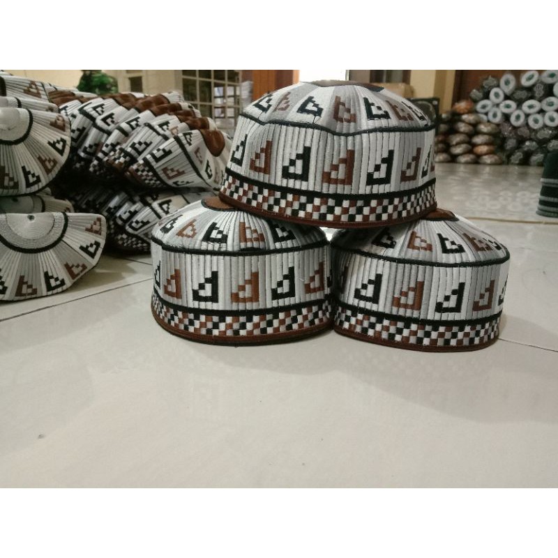peci kopyah maeukotup haji Bone Madinah alay harga murah satu kodi isi 20 pcs
