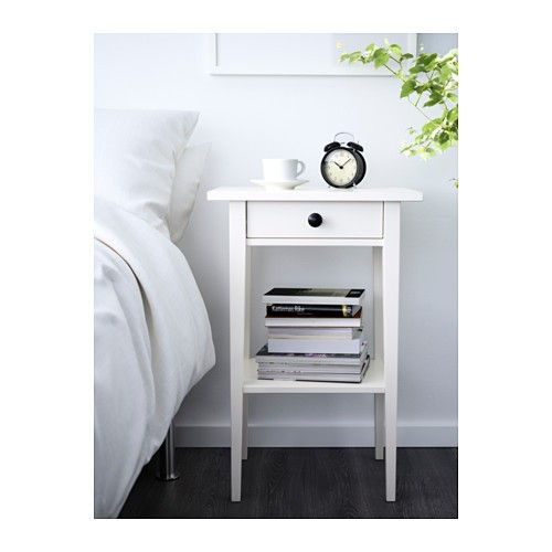 HEMNES Meja samping tempat tidur hitam cokelat / putih 46x35 cm