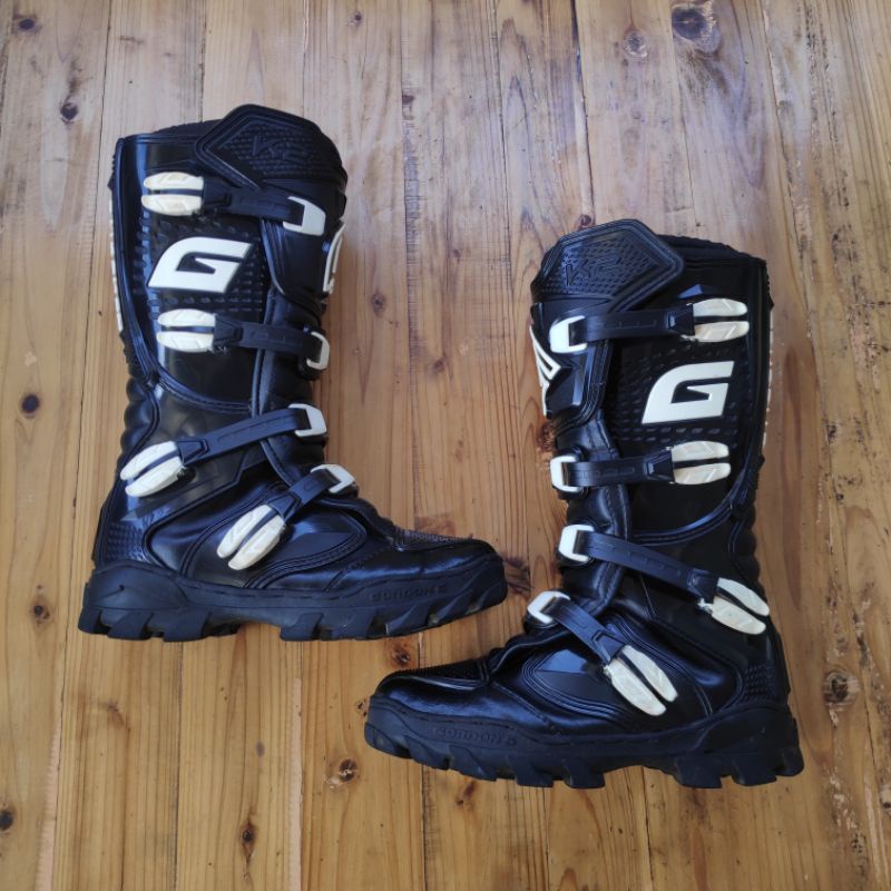 Sepatu Cross Gordon K2