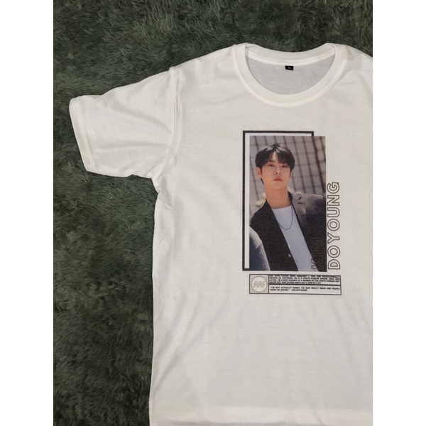 Baju Varian Tulisan dan Bergambar NCT Kim Doyoung