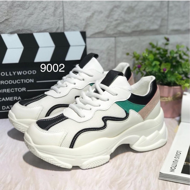 sneakers 9002c size 36,37 tinggi 5cm wanita import realpict