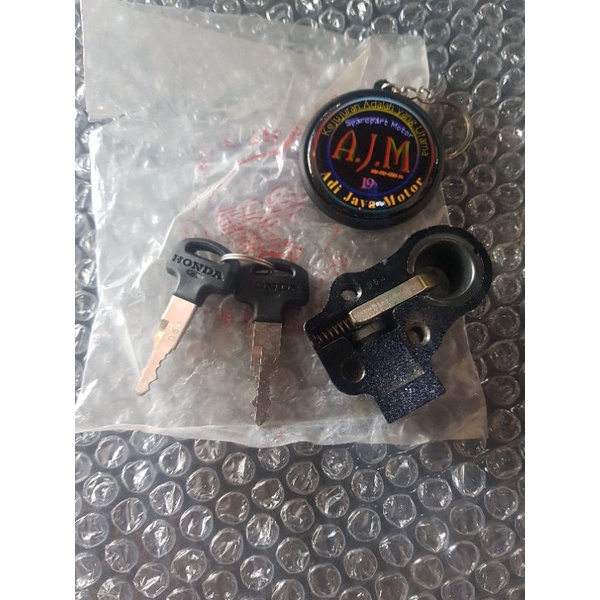 Kunci Jok Sadel Honda C700 C800 Original