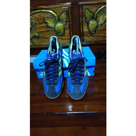 SL72 Blue Electric Neon gum sole