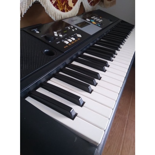 Keyboard Yamaha PSR E223. kondisi bgs