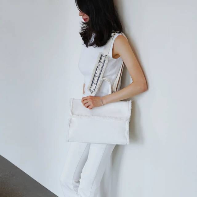 [READY] Kwani Frayed Denim White Small