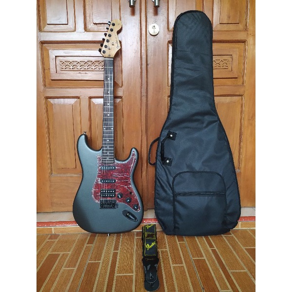 Gitar Fender Stratocaster Second / Bekas