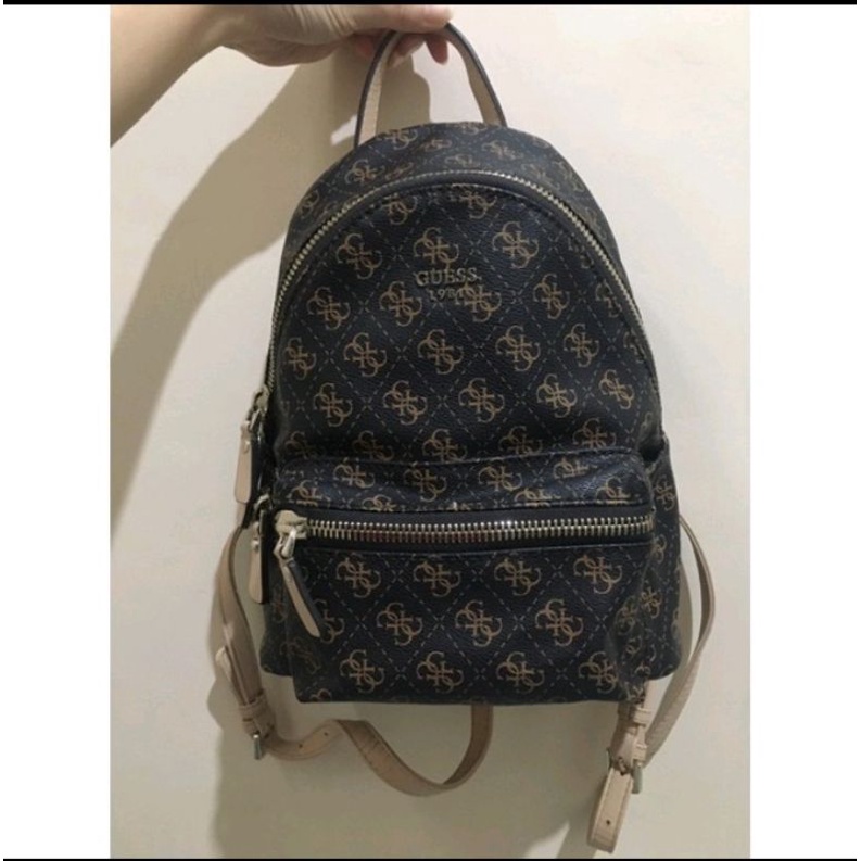 Preloved Guess  ransel