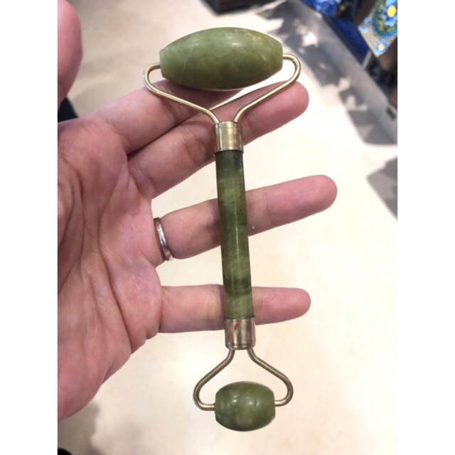 Jade roller