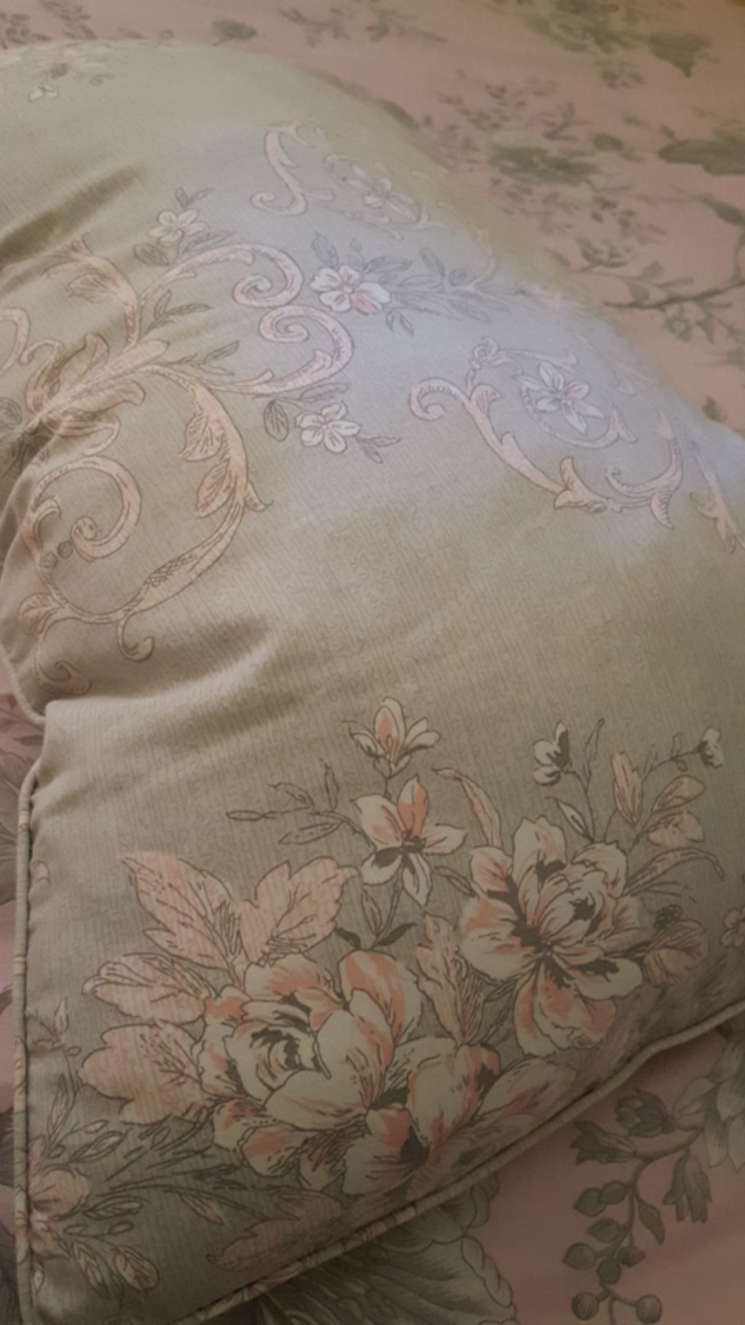 Balmut Besar Kecil / Bantal Selimut - Captain Whale - Halus Adem