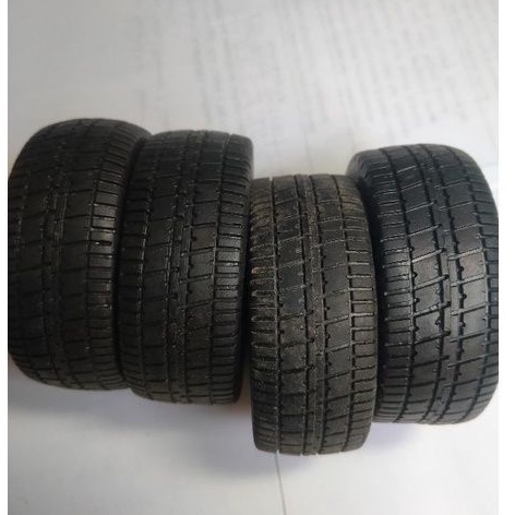 Nitro RC /Mobil untuk 2 bh Ban mobil 1/10 untuk Rc HSP , KYOSO, TRAXXAS ,HPI, TAMIYA