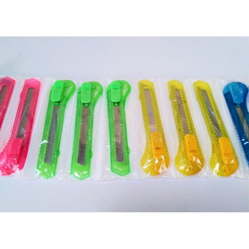 

Pisau Cutter besar