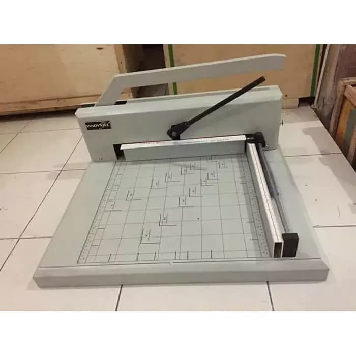 

Pemotong Kertas 888 Kapasitas 500 Lembar