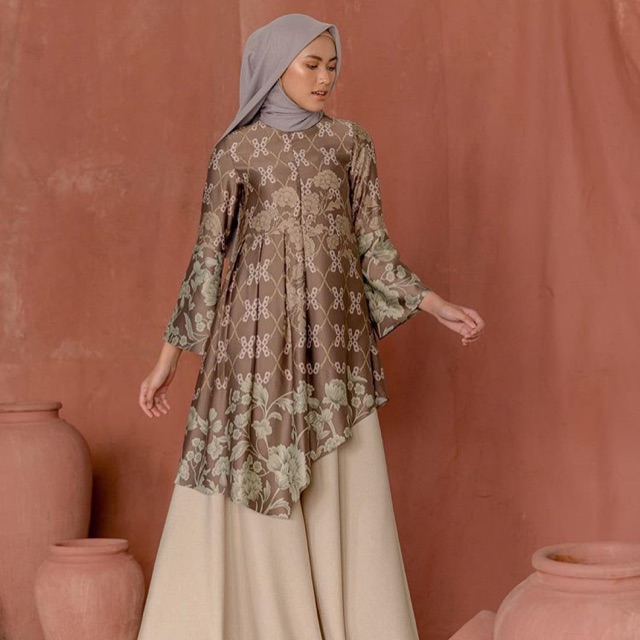 Ready soon Flores tunic in soil size S by WK