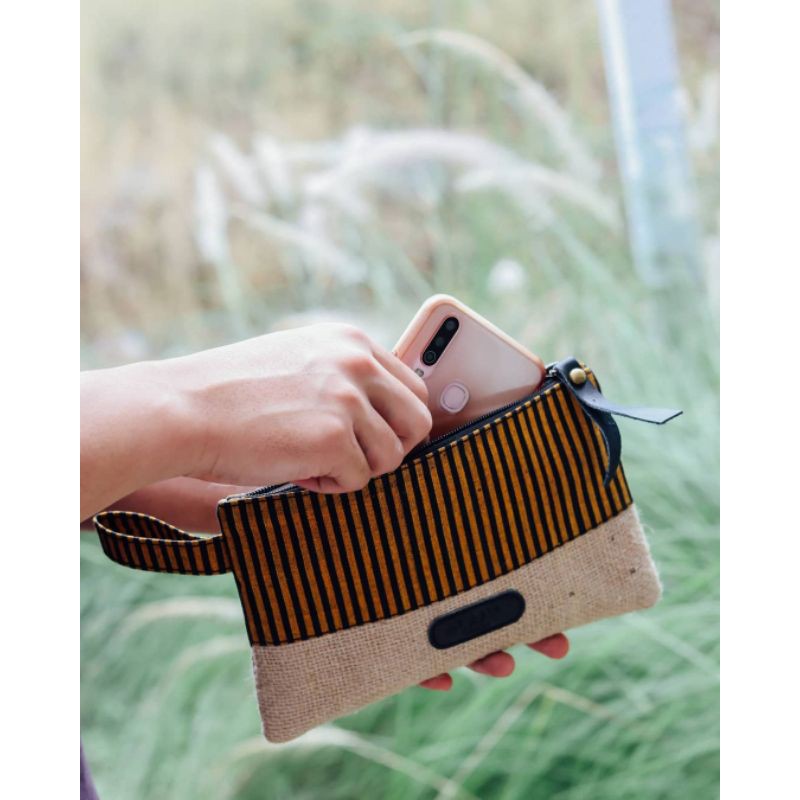 Burlap pouch