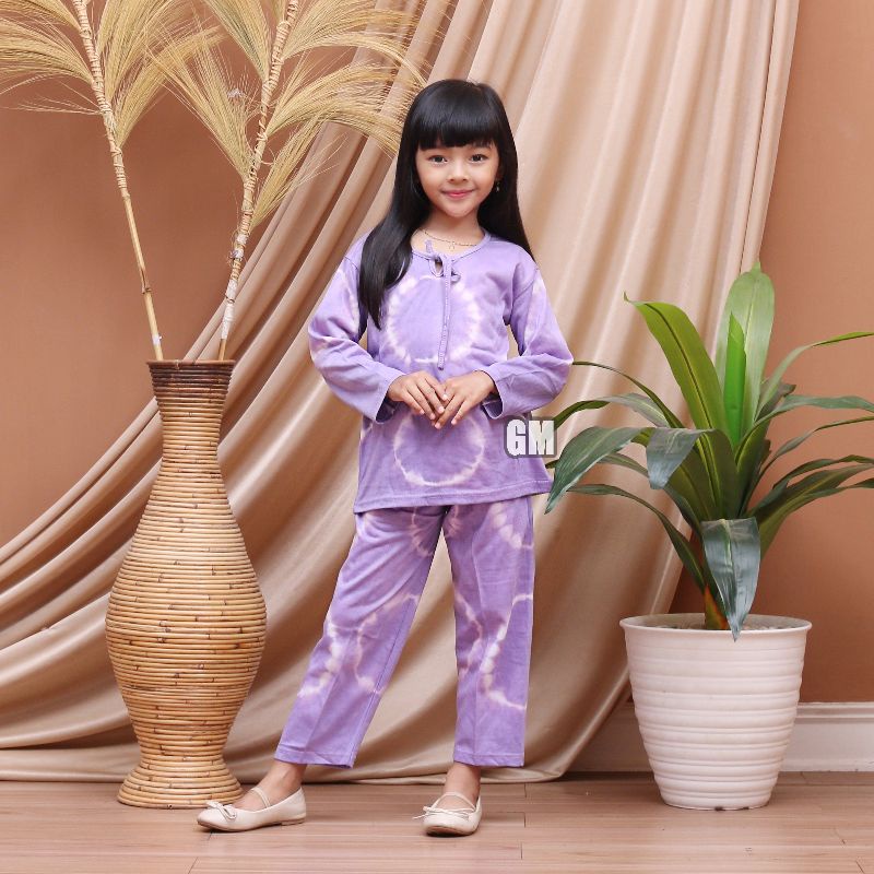 Setelan anak perempuan lengan panjang bahan kaos motif tye dye terbaru