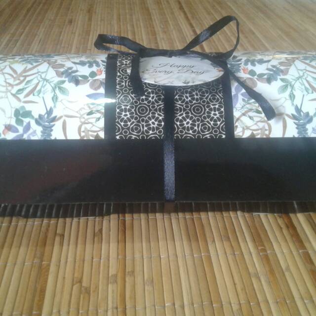 

Dus Multifungsi Peti Hitam