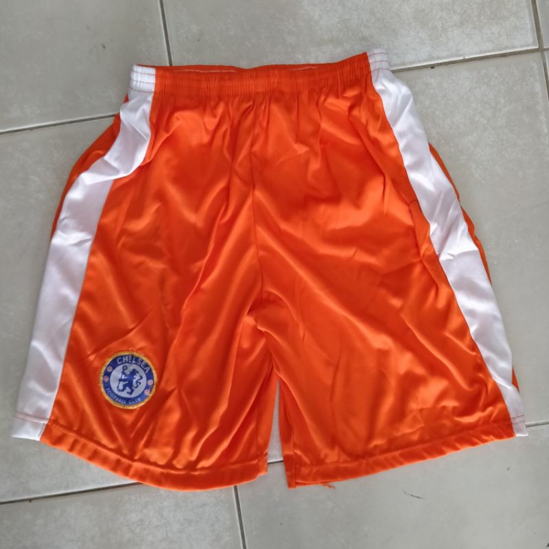 celana pendek bola